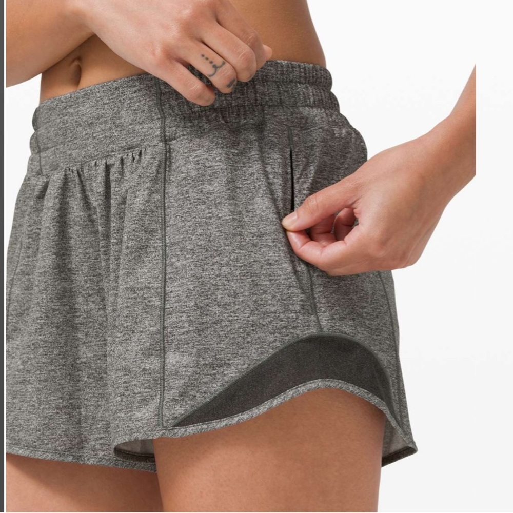 Lululemon Hotty Hot Shorts, size 4, 4inch